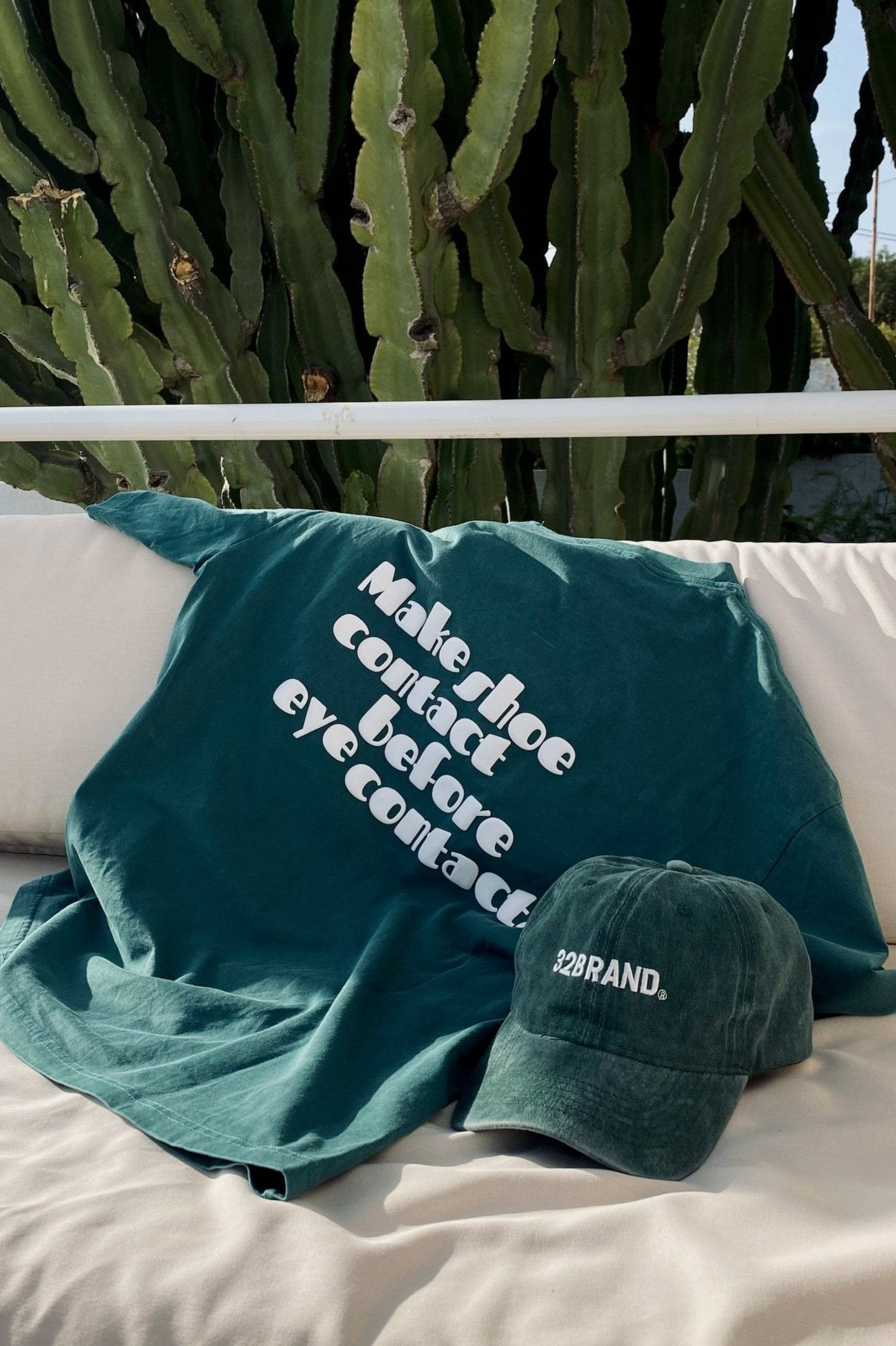 Camiseta verde - Shoe contact