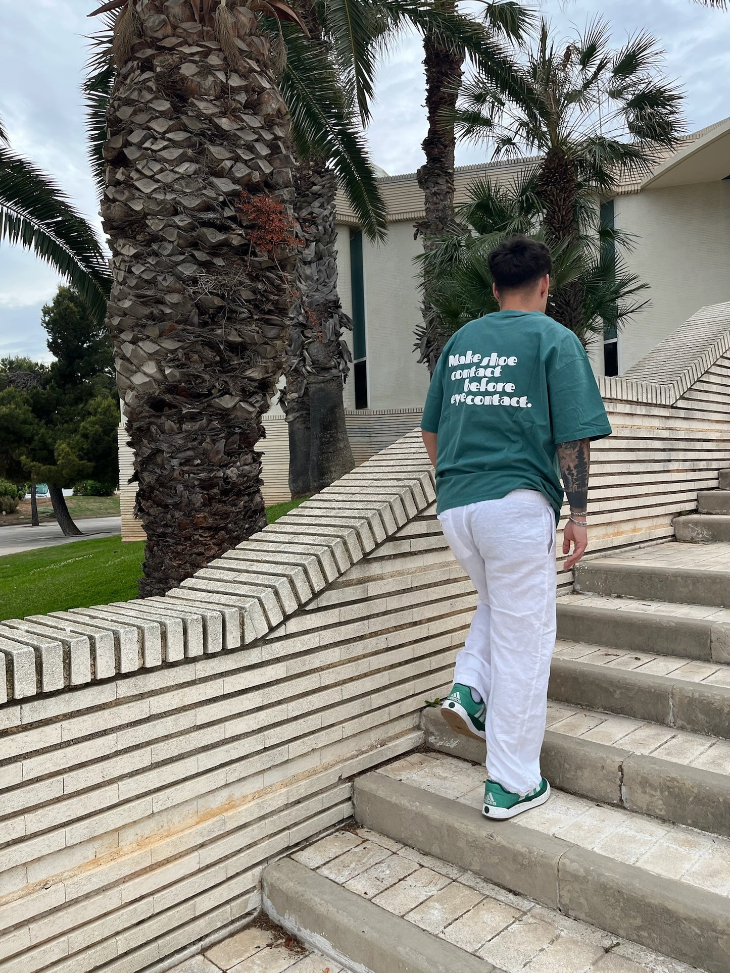 Camiseta verde - Shoe contact