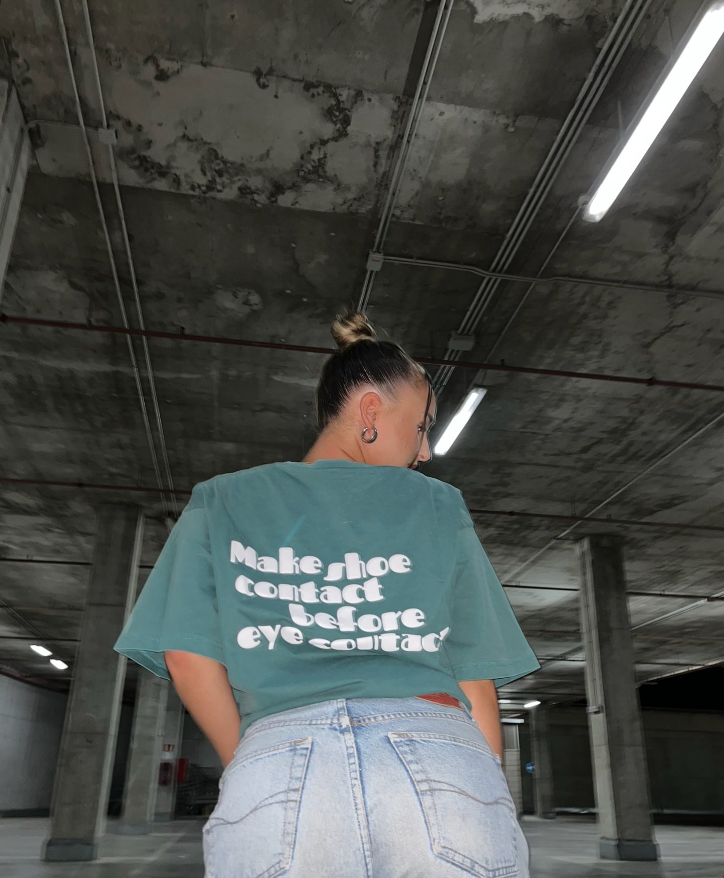 Camiseta verde - Shoe contact